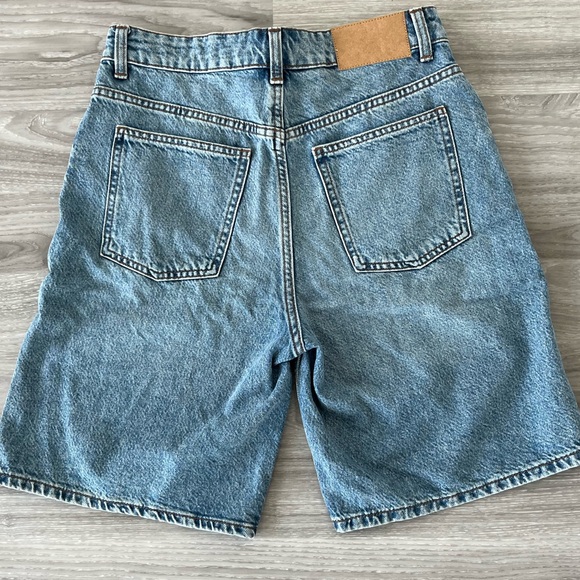 Cotton On 26 in Super Baggy Jort 5 Pocket Blue Jean Shorts 9” Inseam - Picture 2 of 8